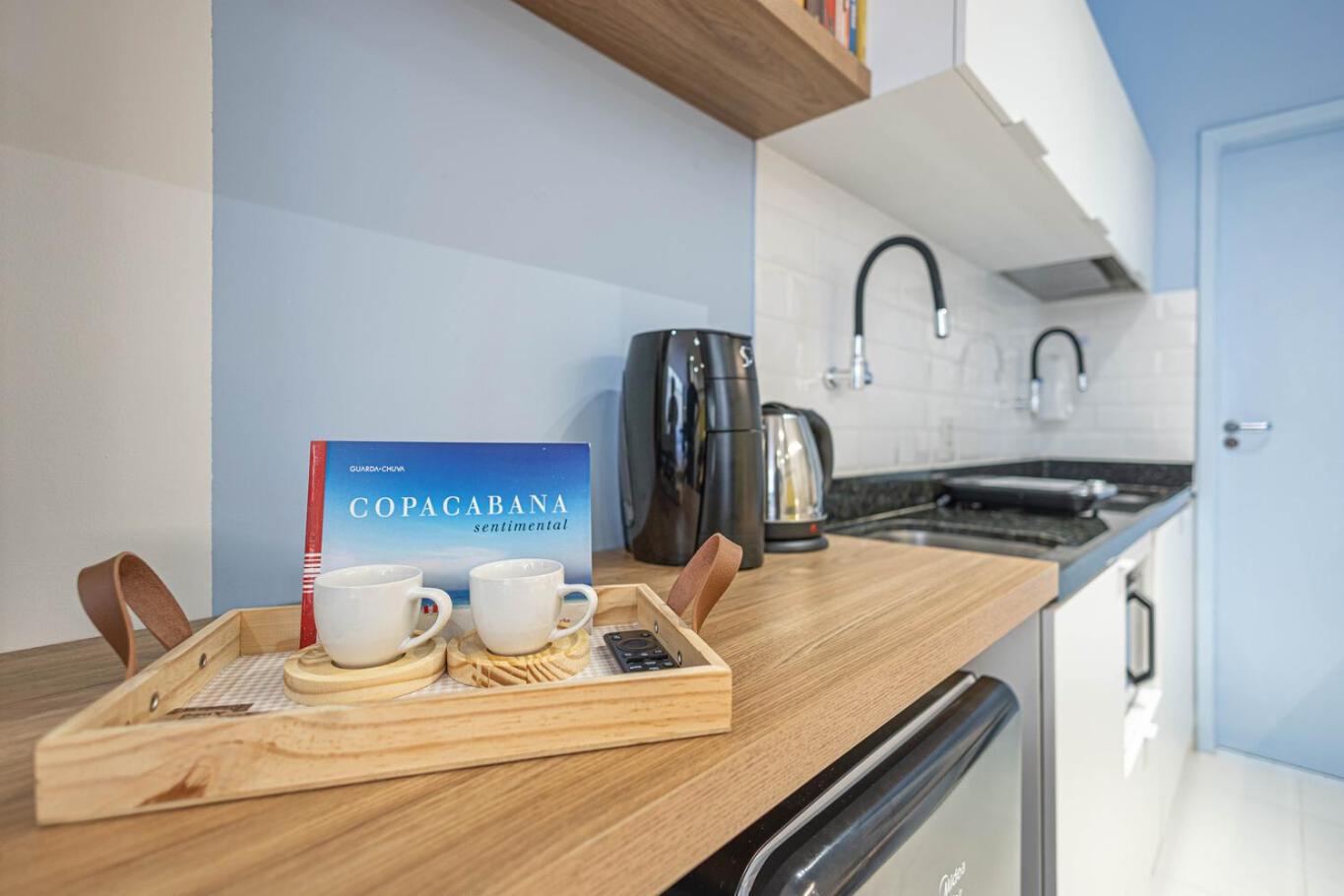 Apartamento Estudio Com Wi-fi A 200m Da De Copacabana Rj